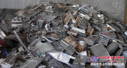 石家莊高價廢鐵桶回收-廣發(fā)廢舊物資回收_破碎機_鑿巖機械_整機供應_整機平臺_中國路面機械網(wǎng)